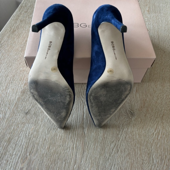 BCBGeneration Treasure Suede Pumps - Color Eclipse Blue - Size 7.5 - Picture 3 of 5